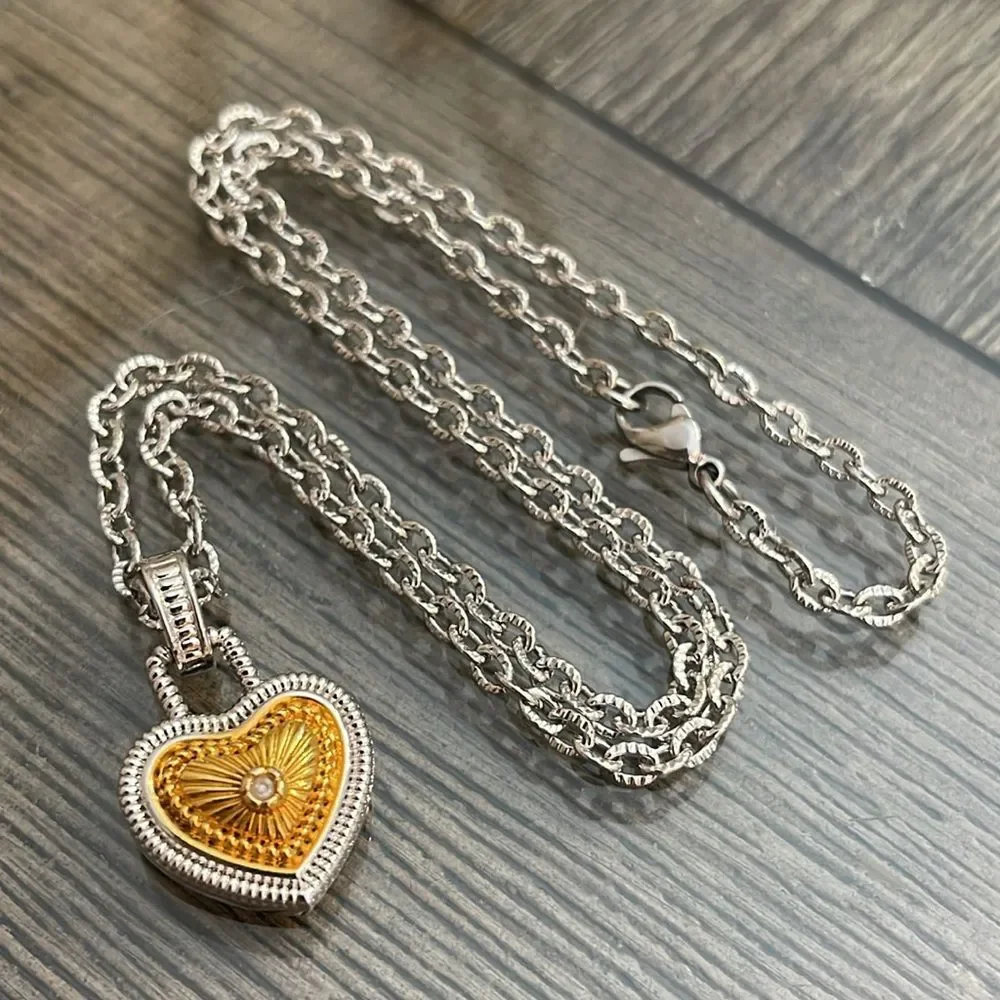 DIAMONDS INTERNATIONAL, Diamond Heart Necklace